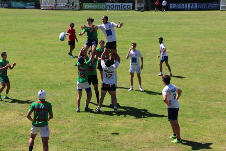 Aprovado pela Direção-Geral dos Estabelecimentos Escolares Centro de Formação Desportiva do Desporto Escolar com seis tempos semanais destinados à prática do râguebi