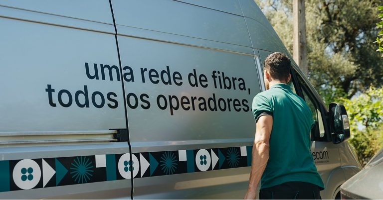 Rede de fibra ótica em expansão