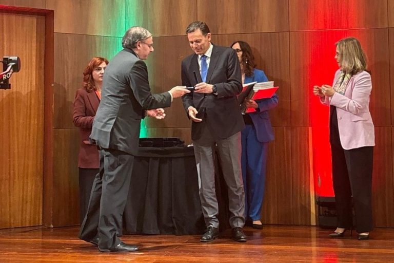 No Dia Mundial da Saúde Arcuense António Táboas agraciado com a Medalha de Serviços Distintos (Grau Ouro) do Ministério da Saúde